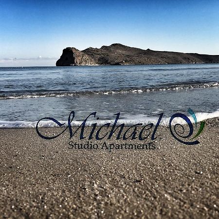 Michael Apartments Agia Marina  Bagian luar foto