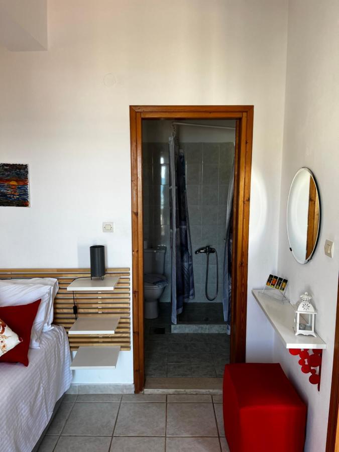 Michael Apartments Agia Marina  Bagian luar foto