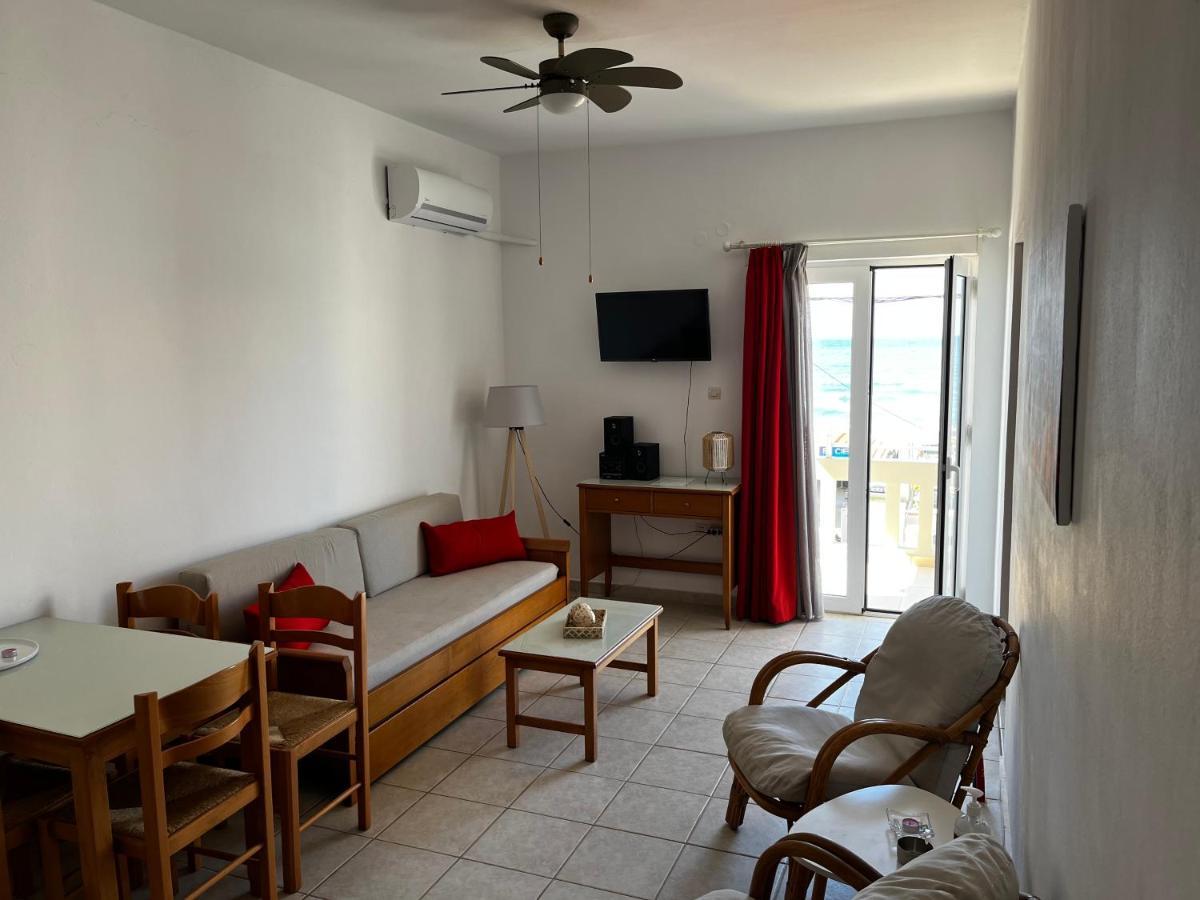 Michael Apartments Agia Marina  Bagian luar foto